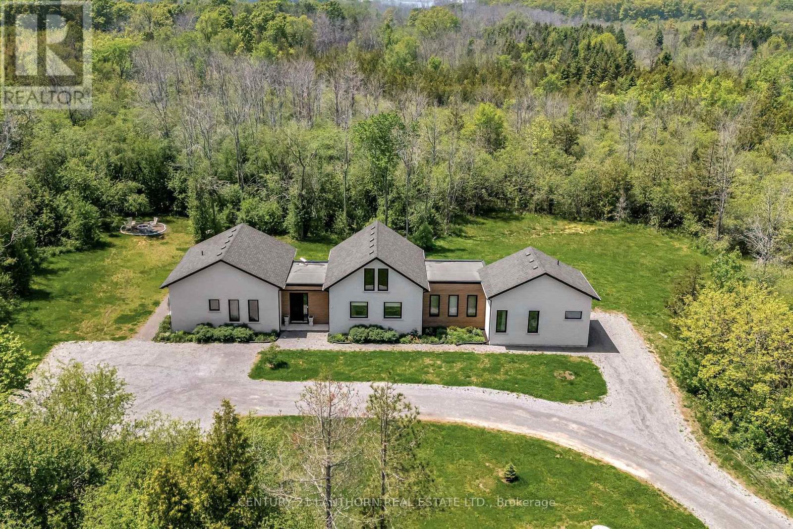 19485 Loyalist Parkway, Prince Edward County, Ontario  K0K 1T0 - Photo 2 - X12073612