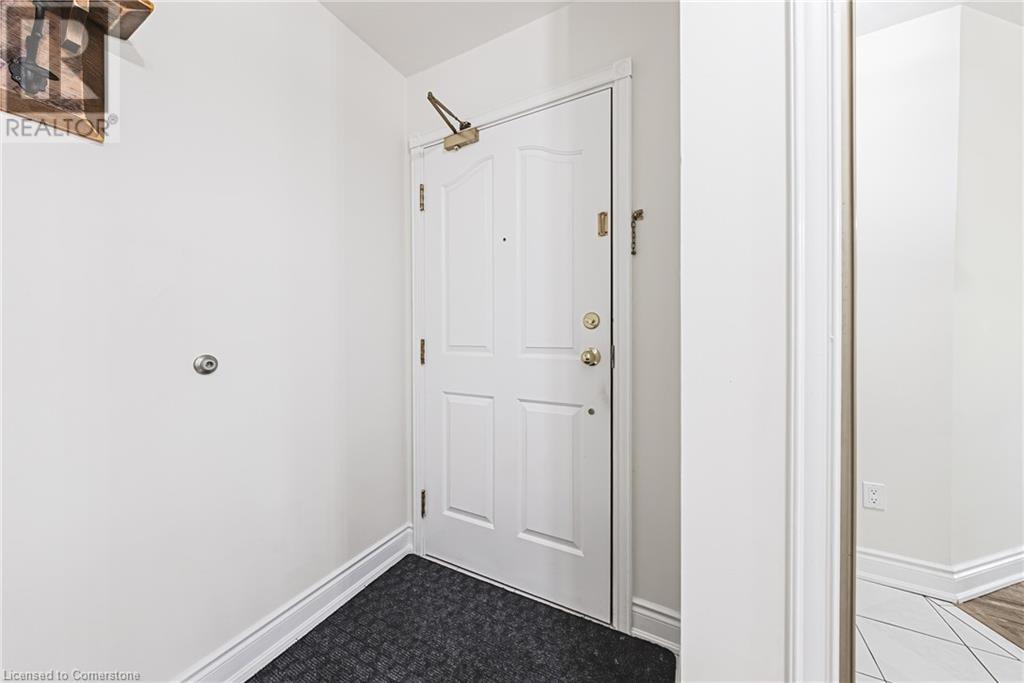 3050 Pinemeadow Drive Unit# 30, Burlington, Ontario  L7M 3X5 - Photo 4 - 40738242