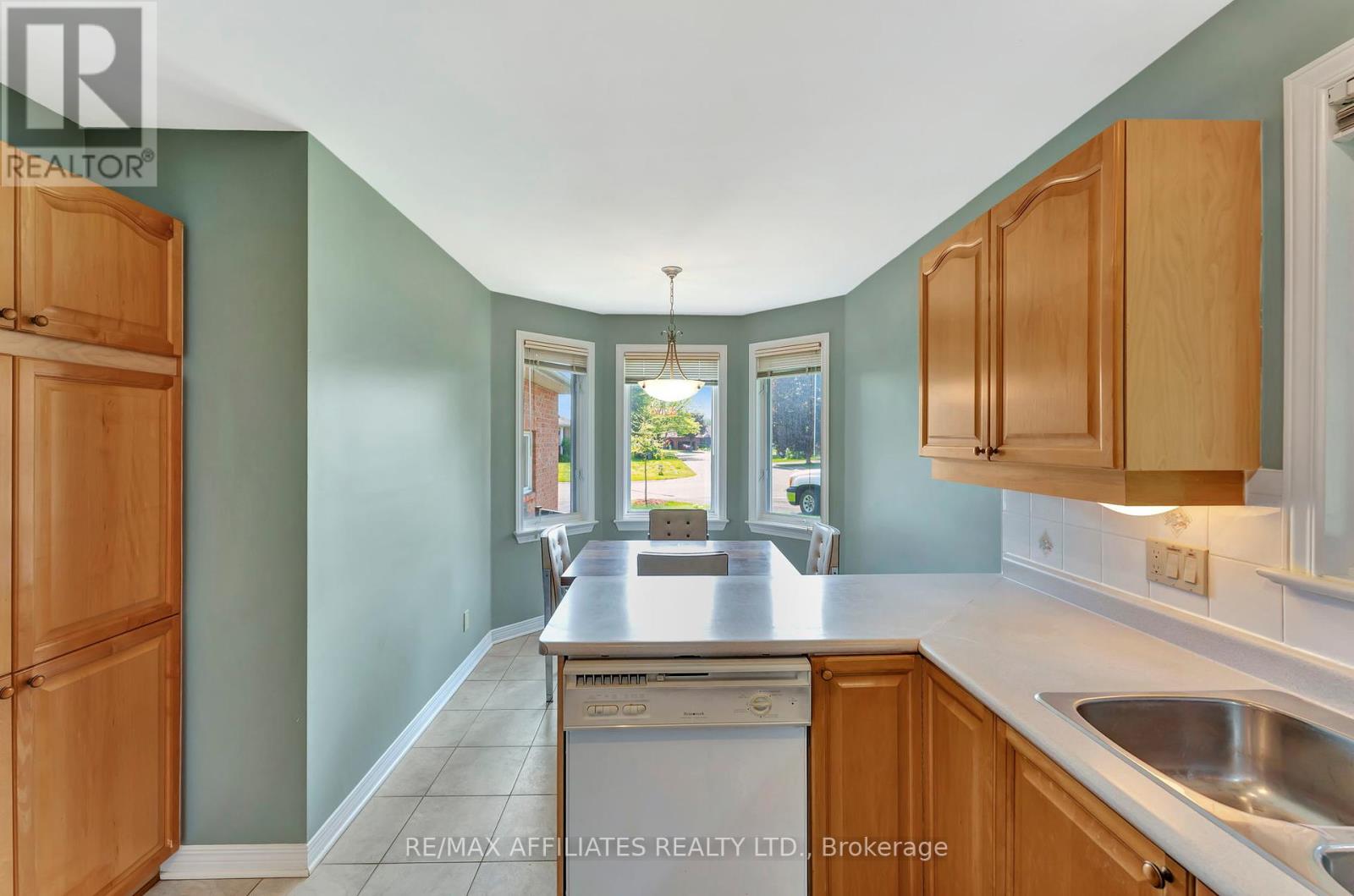 53 Bunting Lane, Ottawa, Ontario  K2M 2P5 - Photo 11 - X12200881