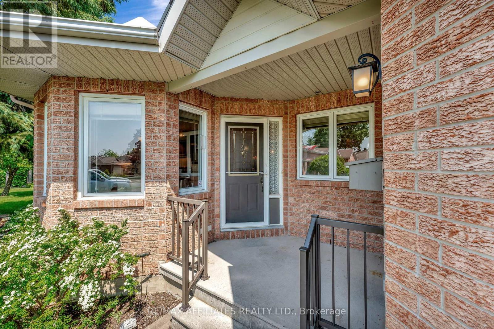53 Bunting Lane, Ottawa, Ontario  K2M 2P5 - Photo 5 - X12200881