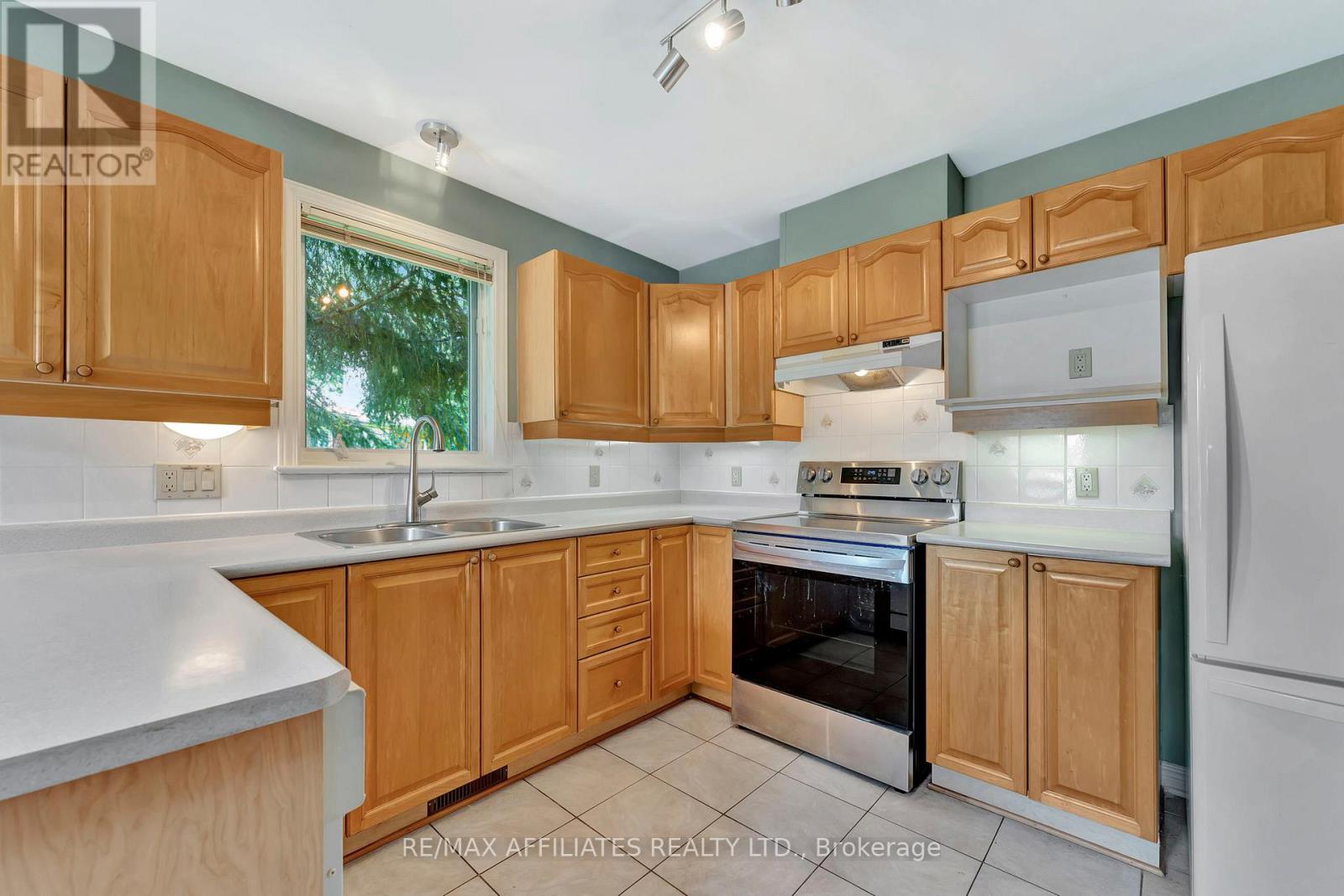 53 Bunting Lane, Ottawa, Ontario  K2M 2P5 - Photo 9 - X12200881