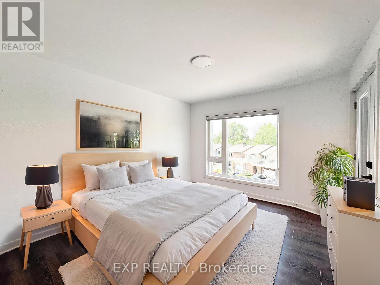 E - 25 Fair Oaks Crescent, Ottawa, Ontario  K2G 4W6 - Photo 12 - X12200890