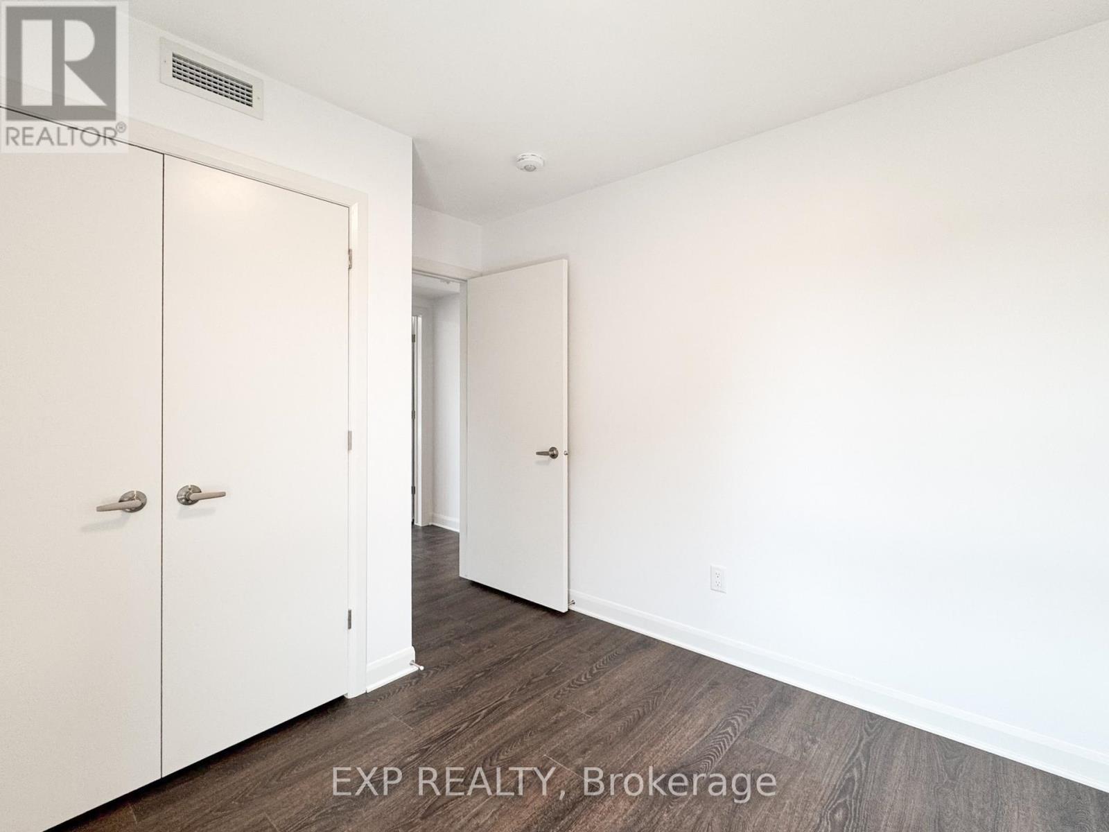 E - 25 Fair Oaks Crescent, Ottawa, Ontario  K2G 4W6 - Photo 17 - X12200890