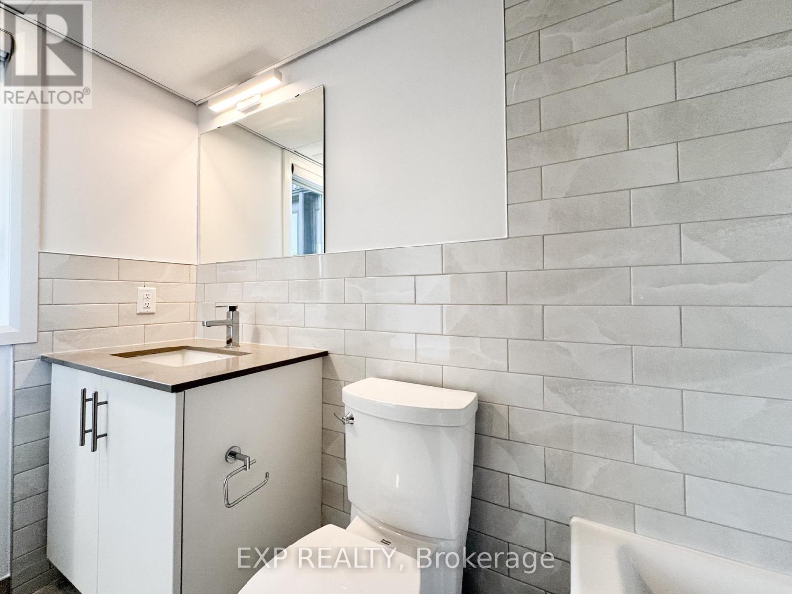 E - 25 Fair Oaks Crescent, Ottawa, Ontario  K2G 4W6 - Photo 24 - X12200890