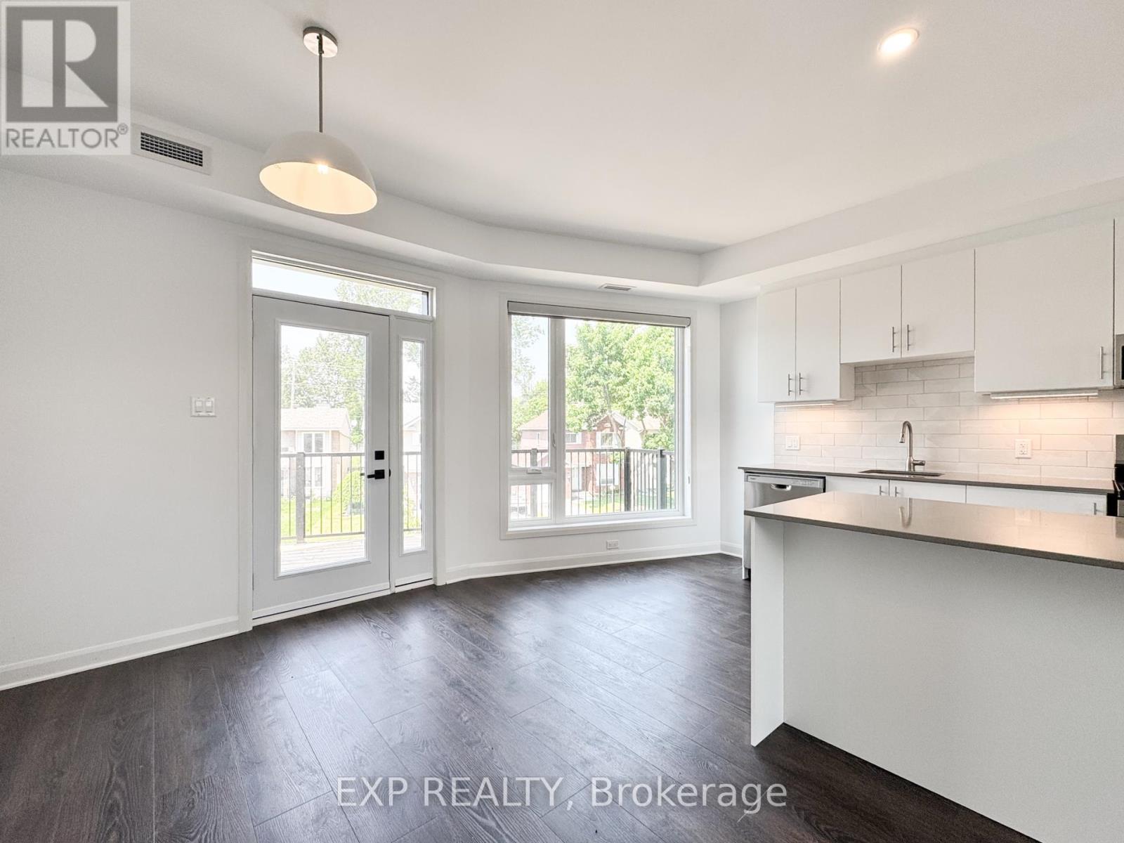 E - 25 Fair Oaks Crescent, Ottawa, Ontario  K2G 4W6 - Photo 8 - X12200890