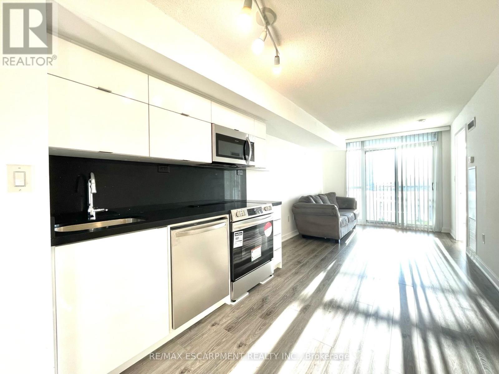 1510 - 21 Iceboat Terrace, Toronto, Ontario  M5V 4A9 - Photo 6 - C12200884