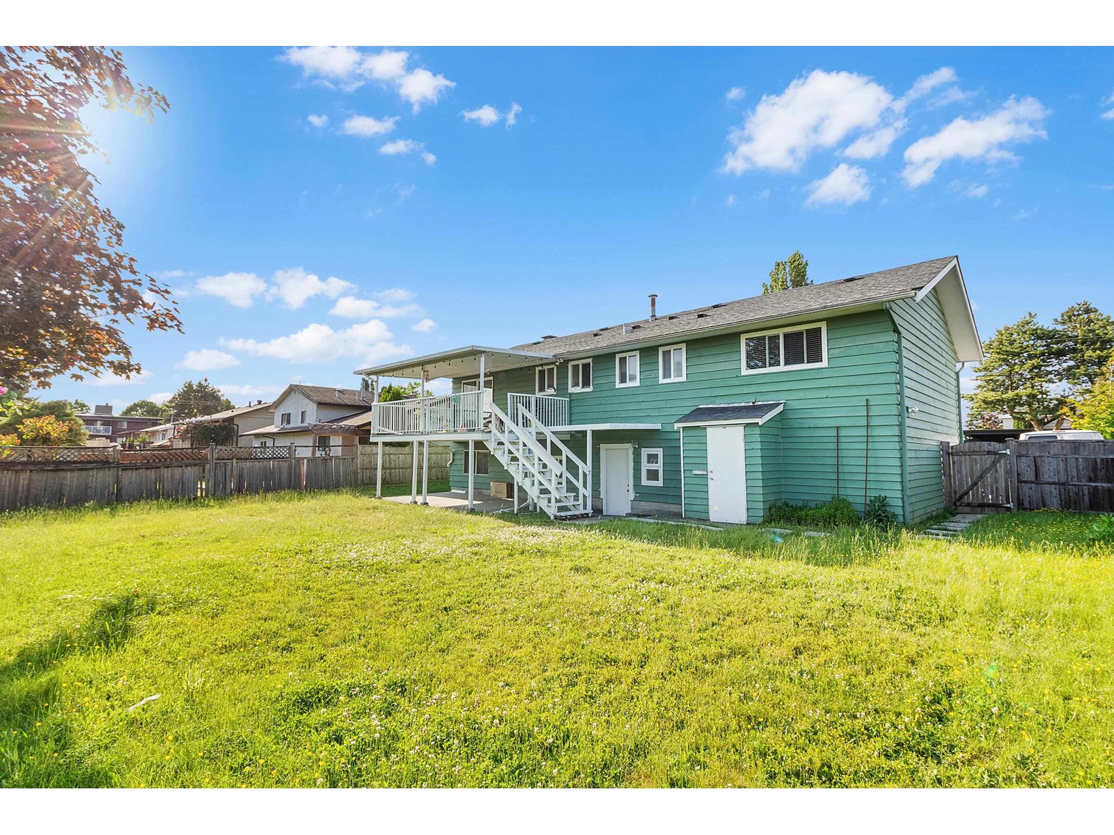 17816 59 Avenue, Surrey, British Columbia  V3S 1P5 - Photo 3 - R3010335