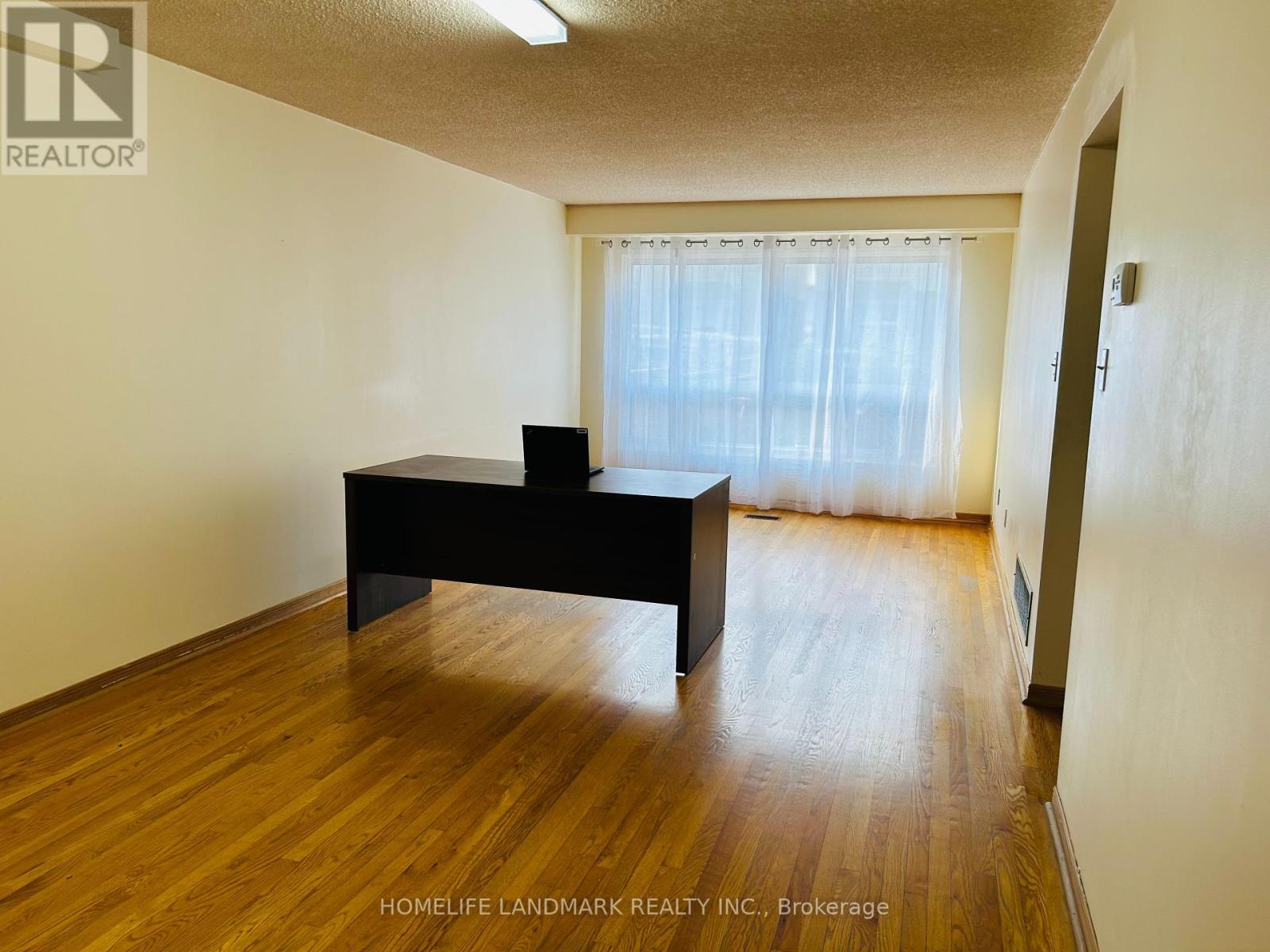 55 Sylvestre Square, Toronto (Steeles), Ontario  M1W 3V1 - Photo 2 - E12200868