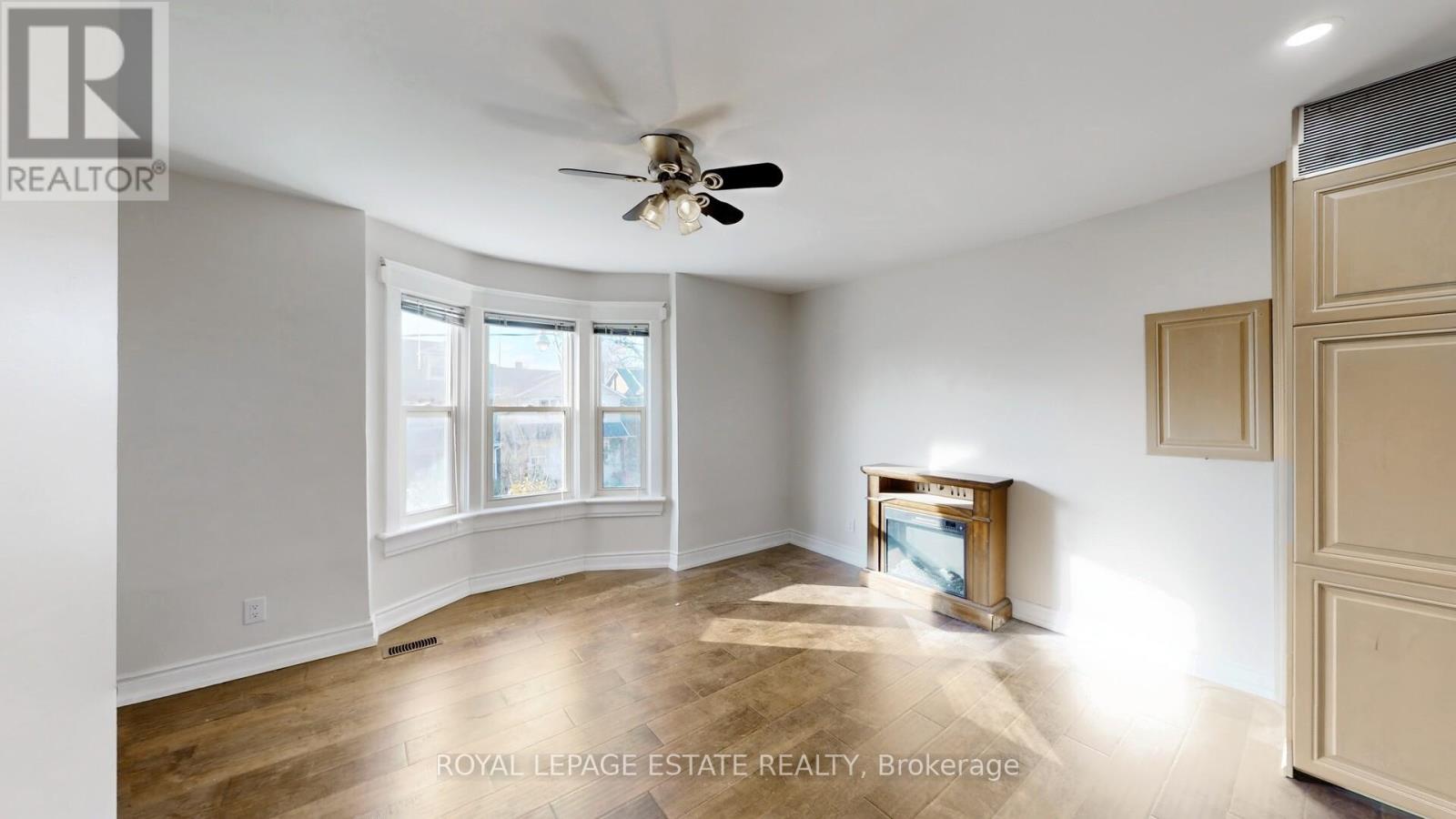 2nd Floor & 3rd Floor - 329 Greenwood Avenue, Toronto, Ontario  M4L 2R6 - Photo 13 - E12200892