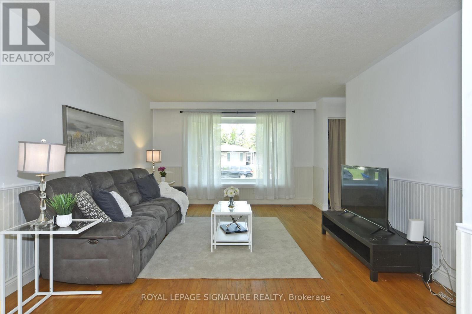 845 Breda Avenue, Pickering, Ontario  L1W 2K4 - Photo 11 - E12200899