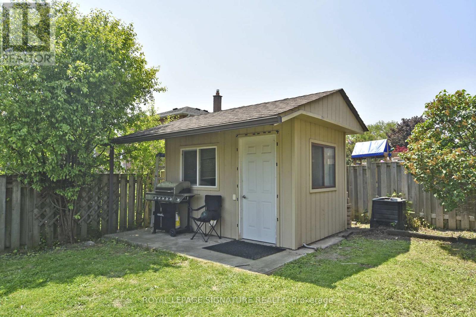 845 Breda Avenue, Pickering, Ontario  L1W 2K4 - Photo 35 - E12200899