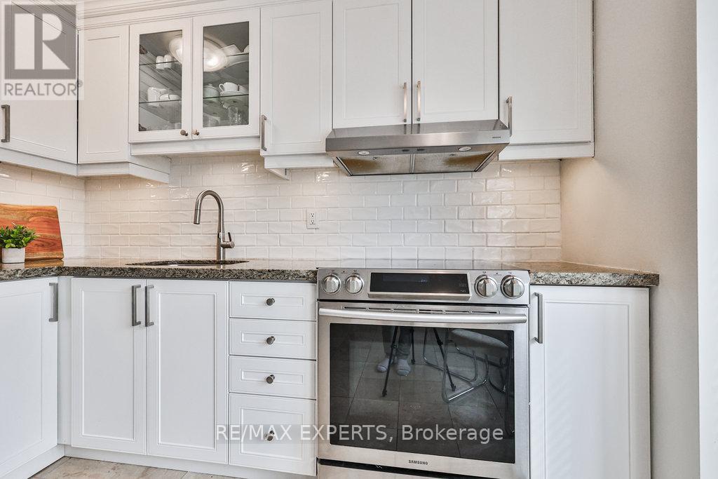 4 Amos Maynard Circle, Vaughan (West Woodbridge), Ontario  L4L 3B8 - Photo 12 - N12200898