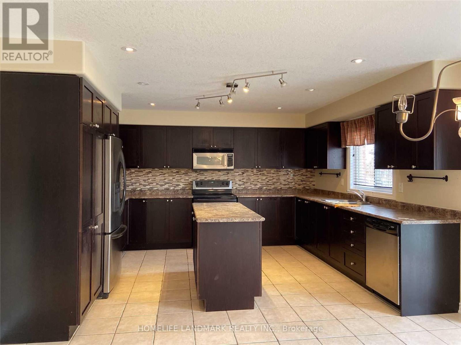 70 Prince William Way, Barrie (Innis-Shore), Ontario  L4N 0Y9 - Photo 13 - S12200886