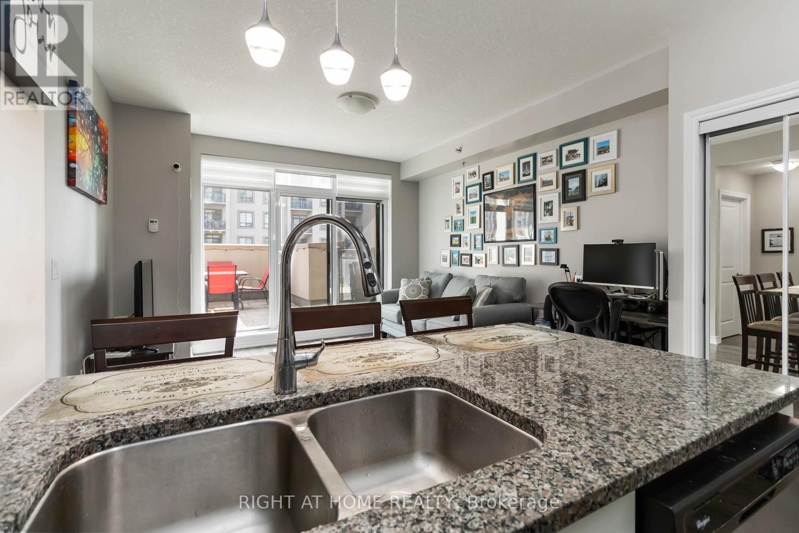 301 - 2490 Old Bronte Road, Oakville (Wt West Oak Trails), Ontario  L6M 0Y5 - Photo 13 - W12200871