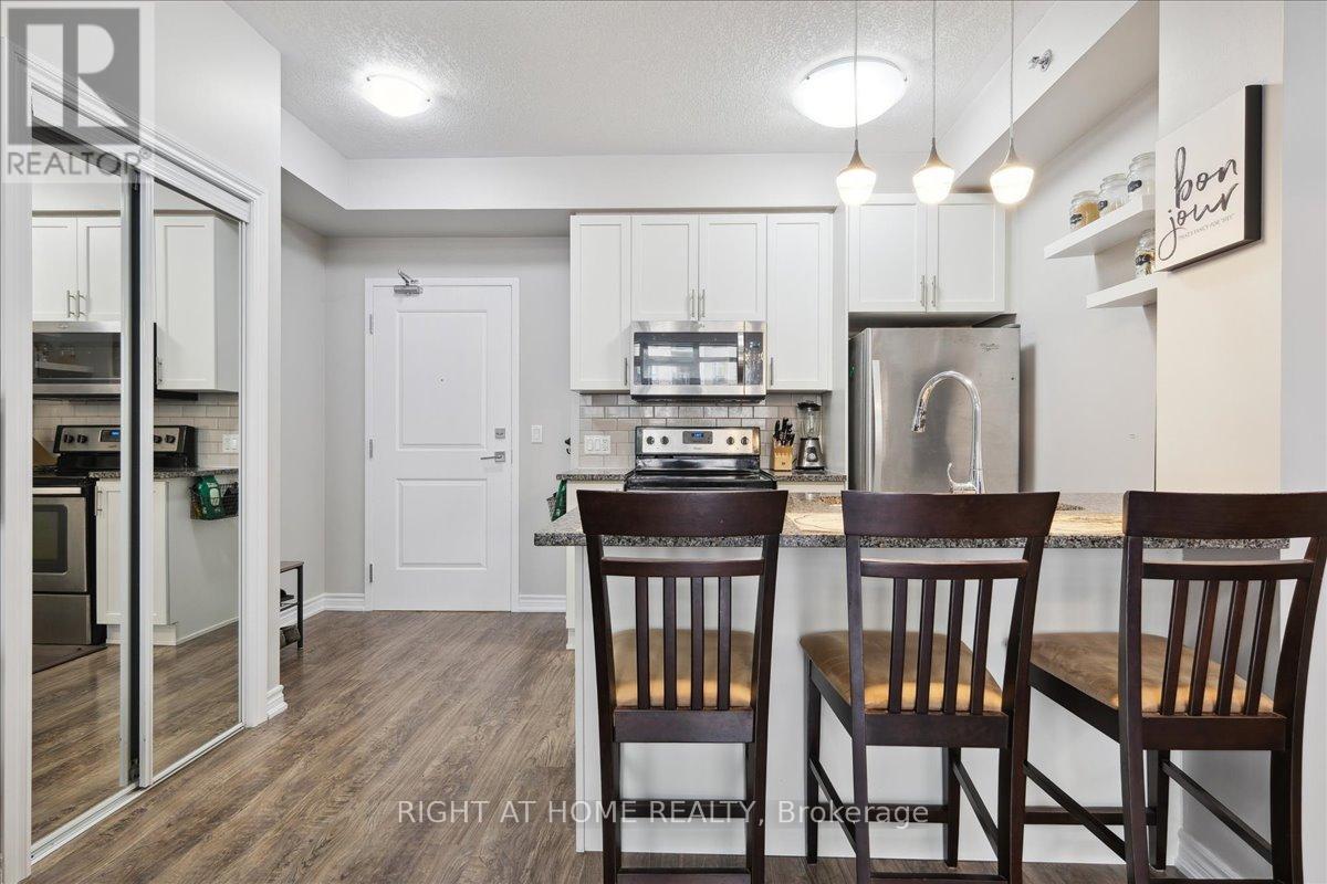 301 - 2490 Old Bronte Road, Oakville, Ontario  L6M 0Y5 - Photo 7 - W12200871