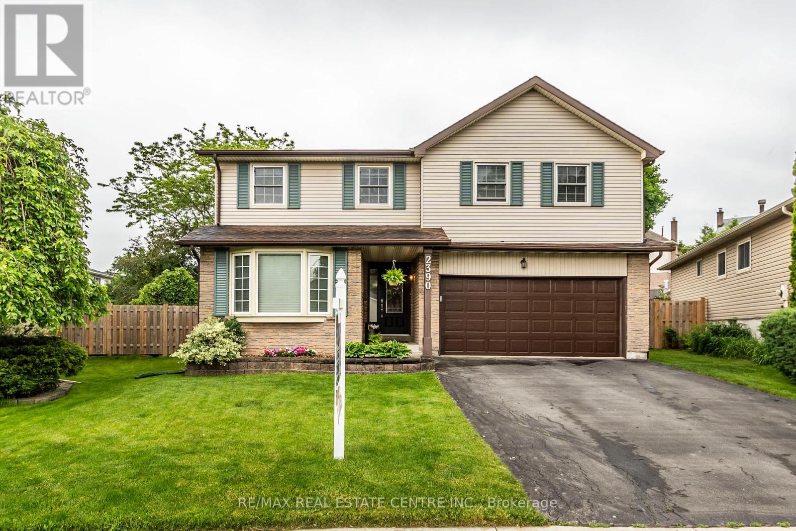 2390 Gillingham Drive, Burlington, Ontario  L7P 3Z4 - Photo 1 - W12200875