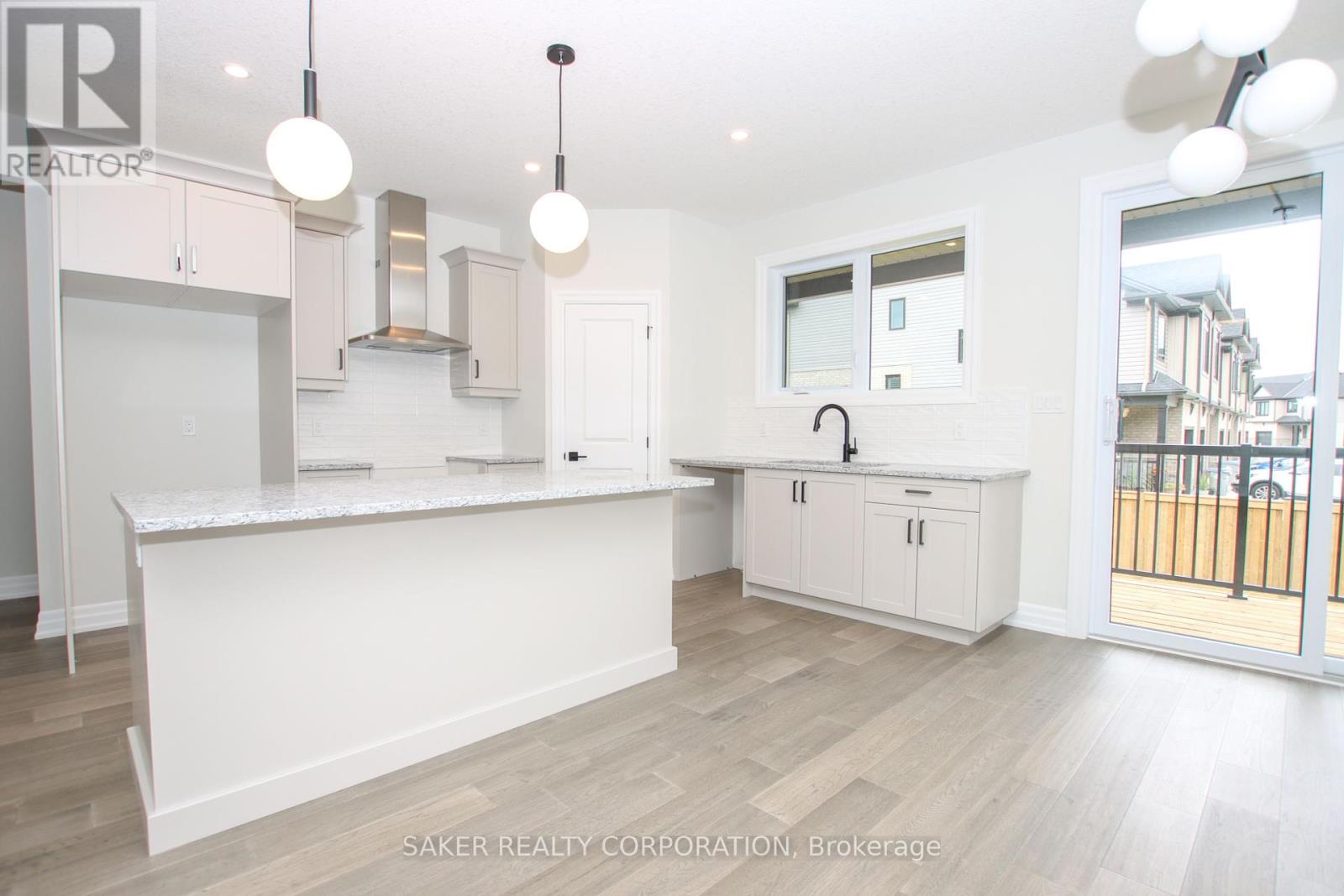 532 Regent Street, Strathroy-Caradoc, Ontario N0L 1W0 - Photo 6 - X12200916