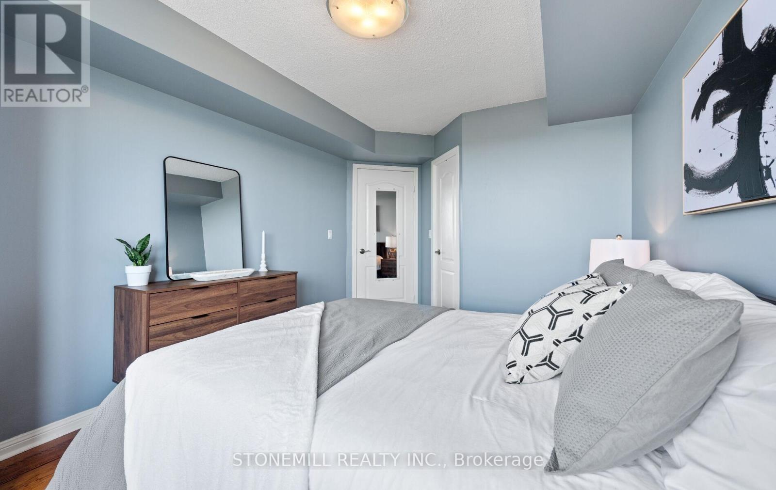 1004 - 1150 Parkwest Place, Mississauga, Ontario  L5E 3K4 - Photo 27 - W12162971