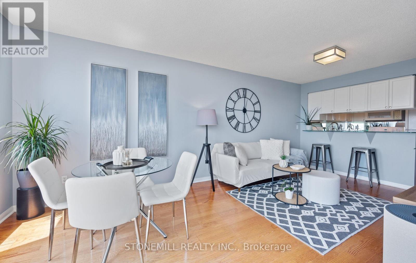 1004 - 1150 Parkwest Place, Mississauga, Ontario  L5E 3K4 - Photo 14 - W12162971