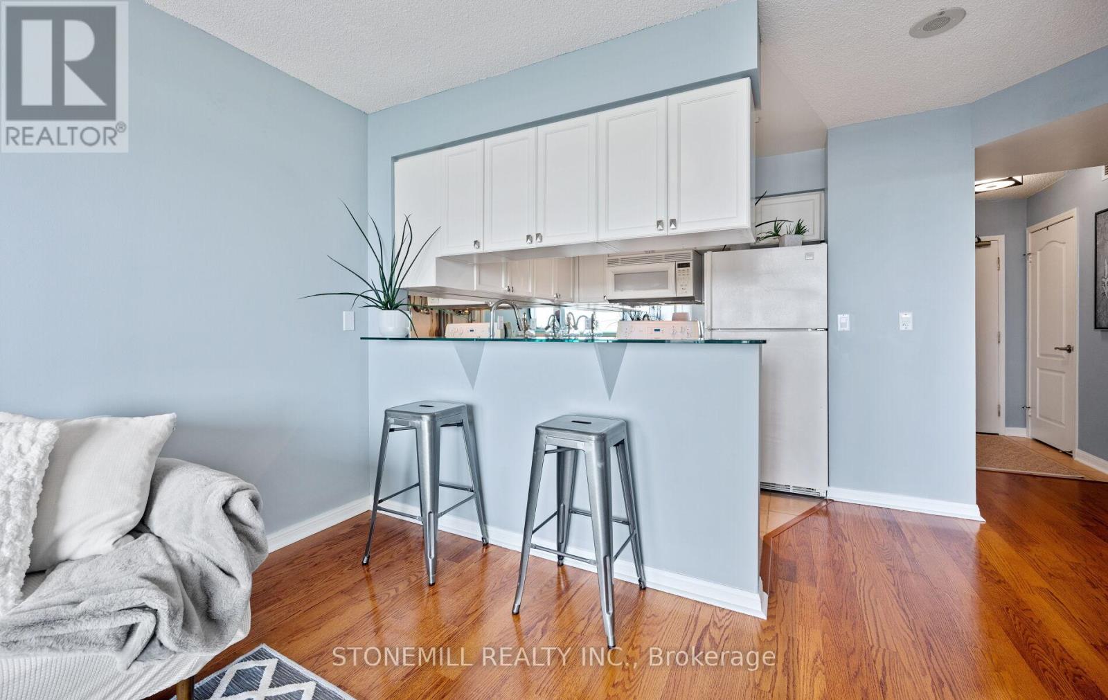 1004 - 1150 Parkwest Place, Mississauga, Ontario  L5E 3K4 - Photo 15 - W12162971