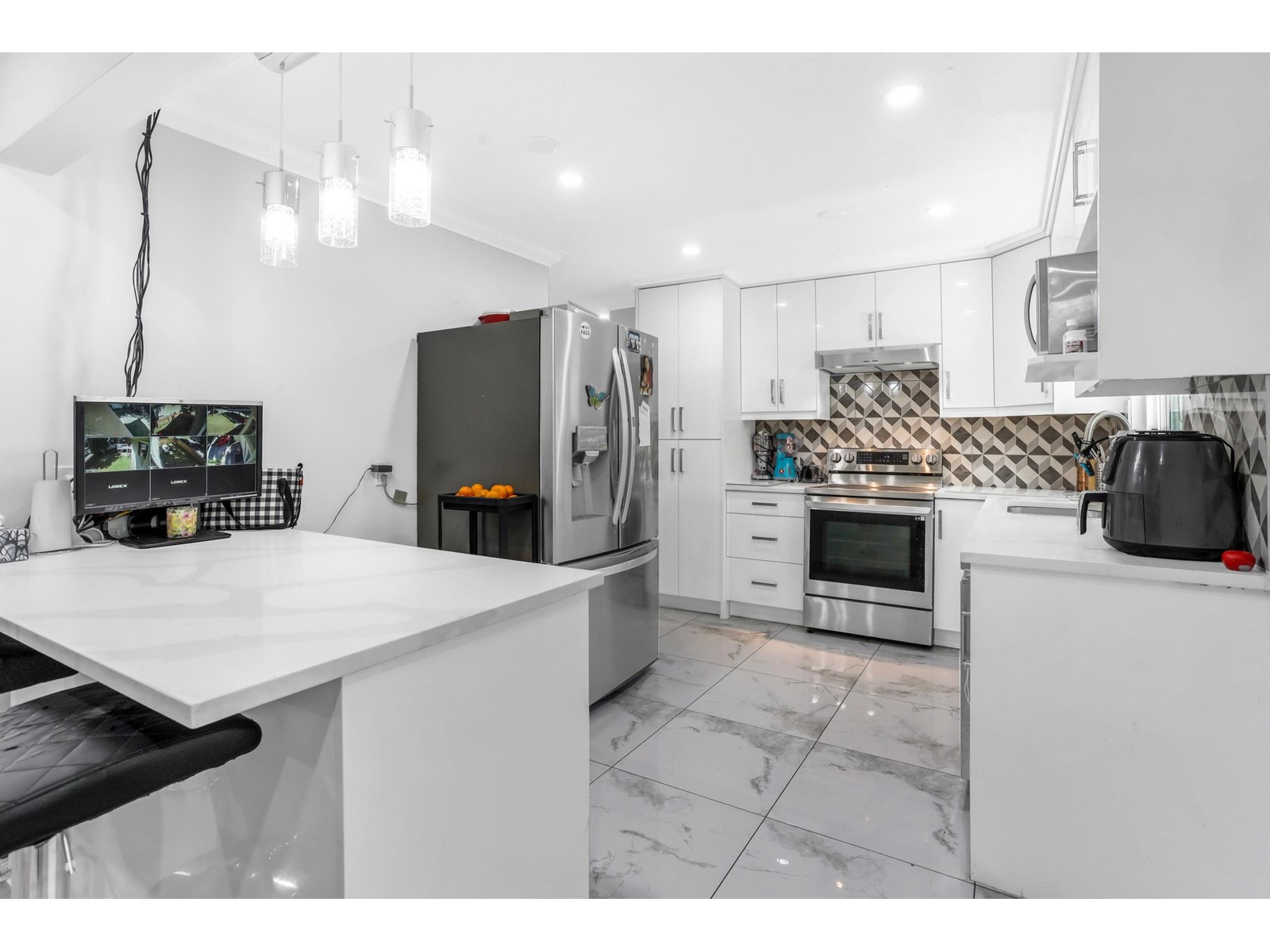 7463 TODD CRESCENT, surrey, British Columbia