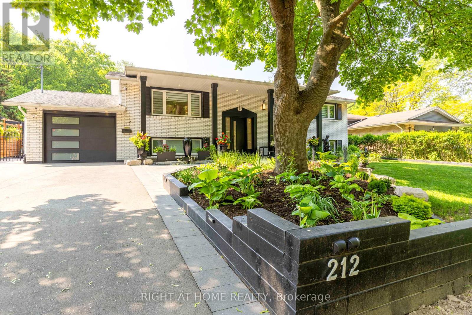 212 LOCKHART DRIVE, St. Catharines, Ontario