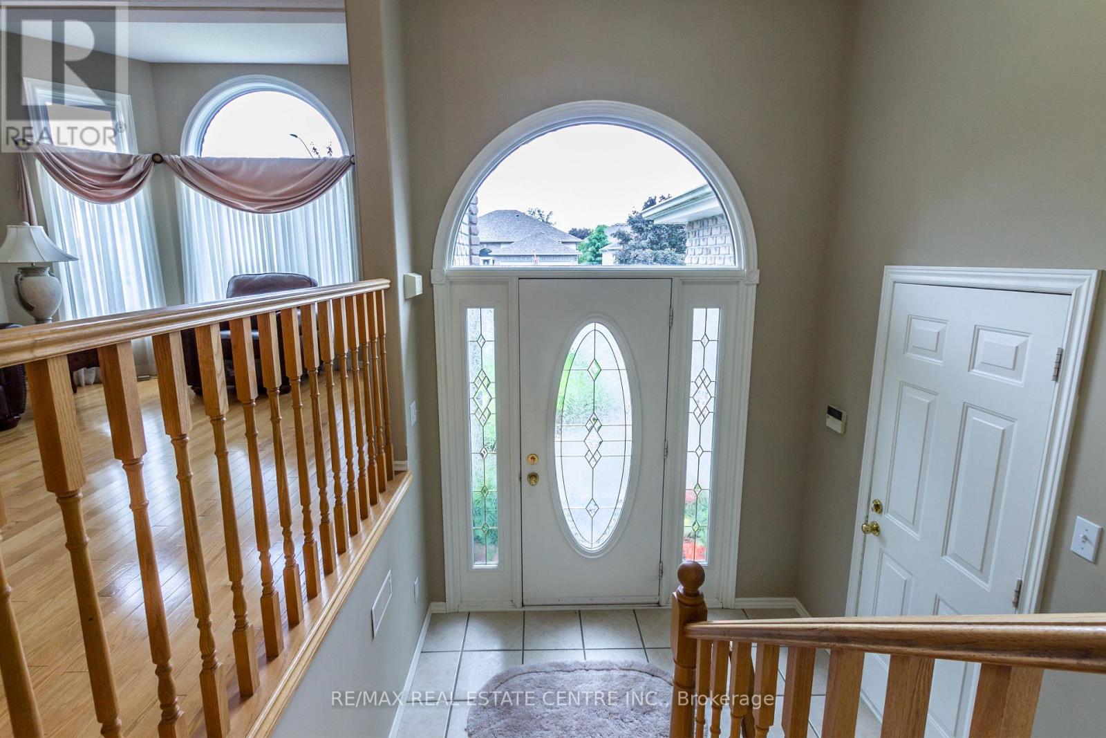 15 Bradbury Crescent, Brant, Ontario  N3L 4E1 - Photo 4 - X12200906