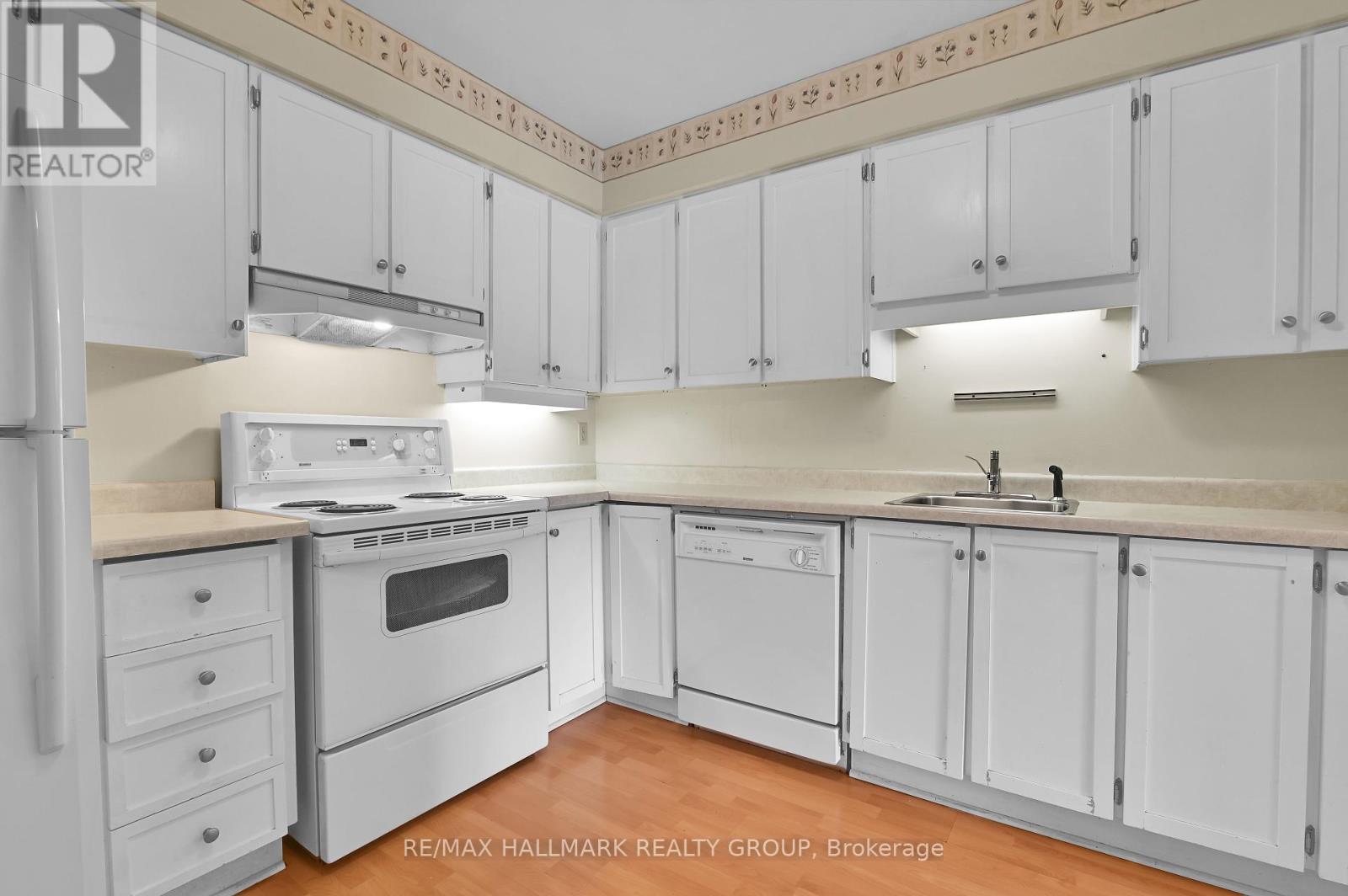273 Pickford Drive, Ottawa, Ontario  K2L 3E3 - Photo 13 - X12200924
