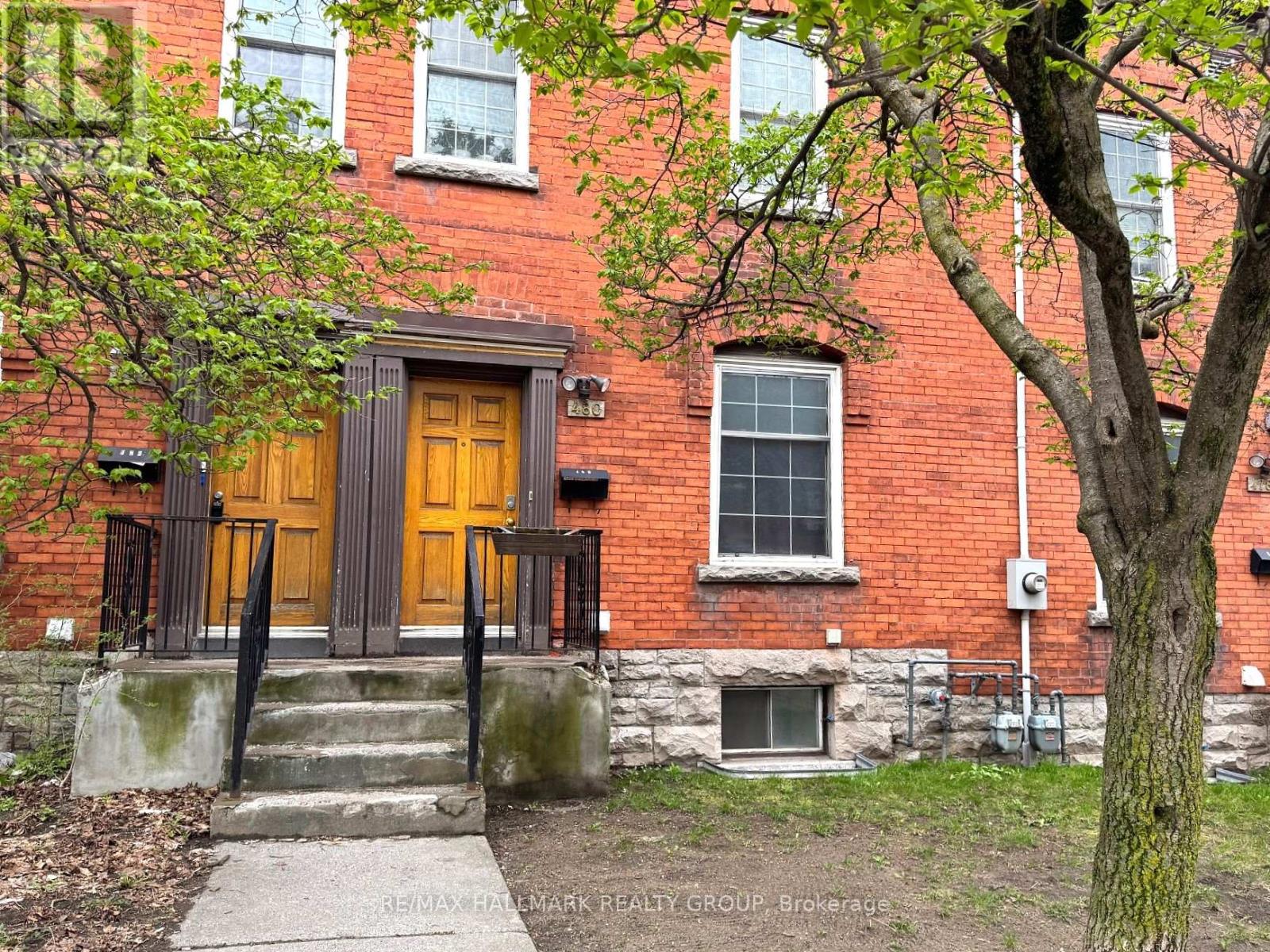 480 Cumberland Street, Ottawa, Ontario  K1N 7J9 - Photo 2 - X12200932