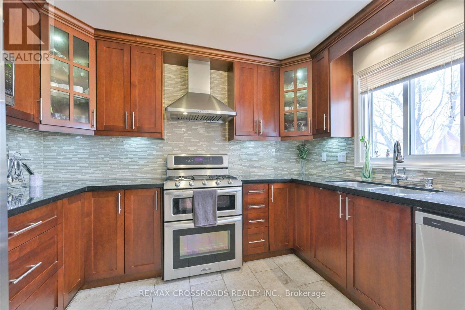 6 Glenheather Terrace, Toronto, Ontario  M1B 5H2 - Photo 13 - E12200933