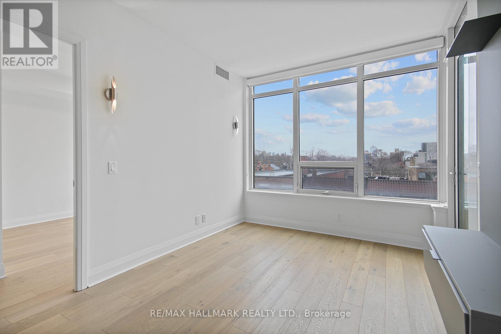 403 - 151 Avenue Road, Toronto, Ontario  M5R 2H7 - Photo 9 - C12200756