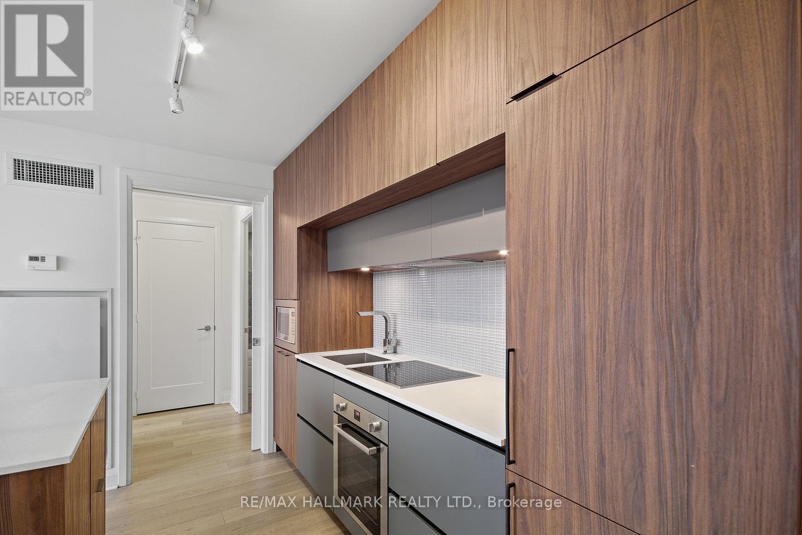 403 - 151 Avenue Road, Toronto, Ontario  M5R 2H7 - Photo 6 - C12200756