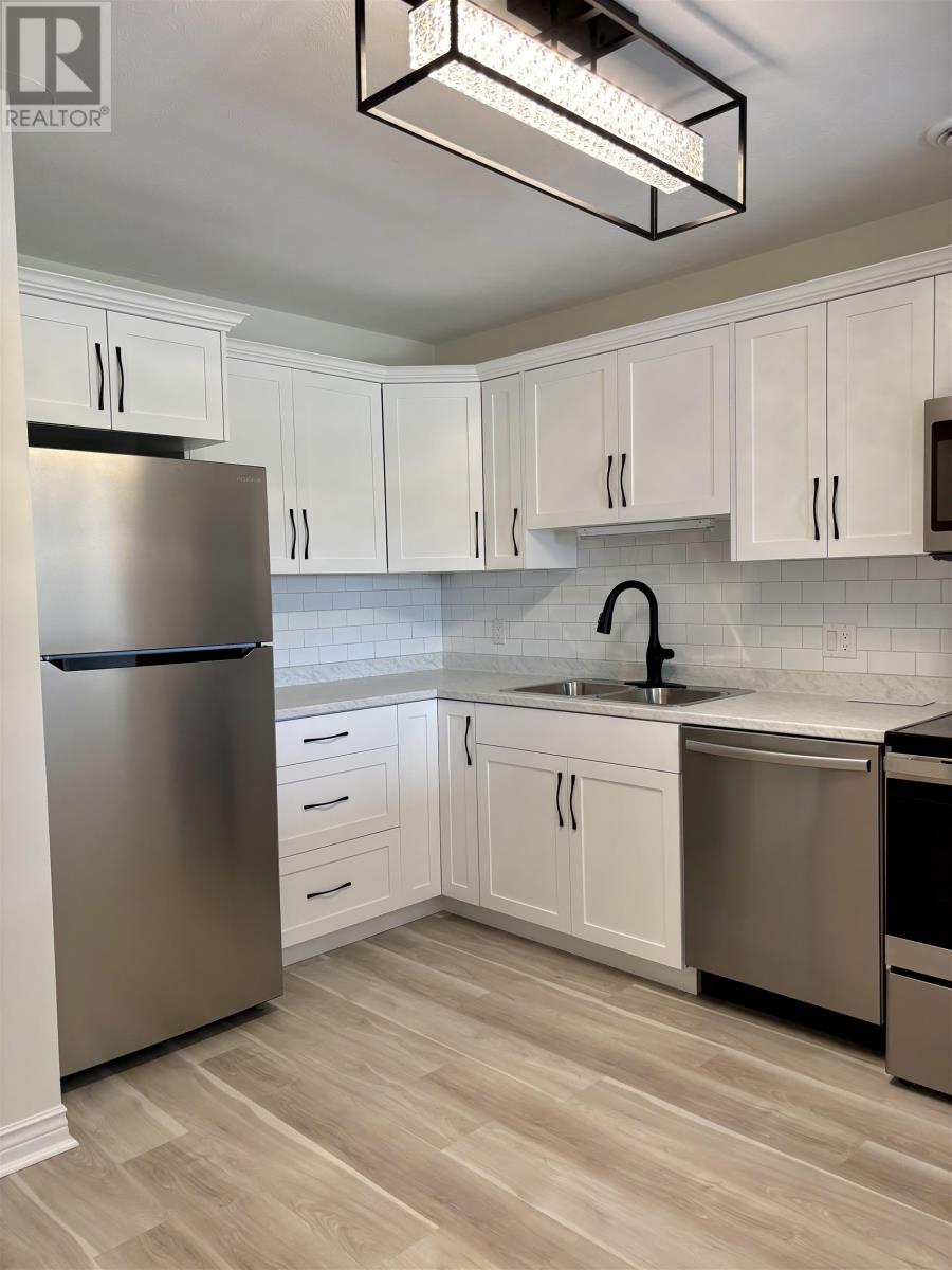 Property at 105 22 Waterview Heights N image 3