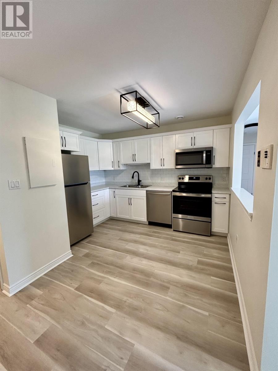 Property at 105 22 Waterview Heights N image 4