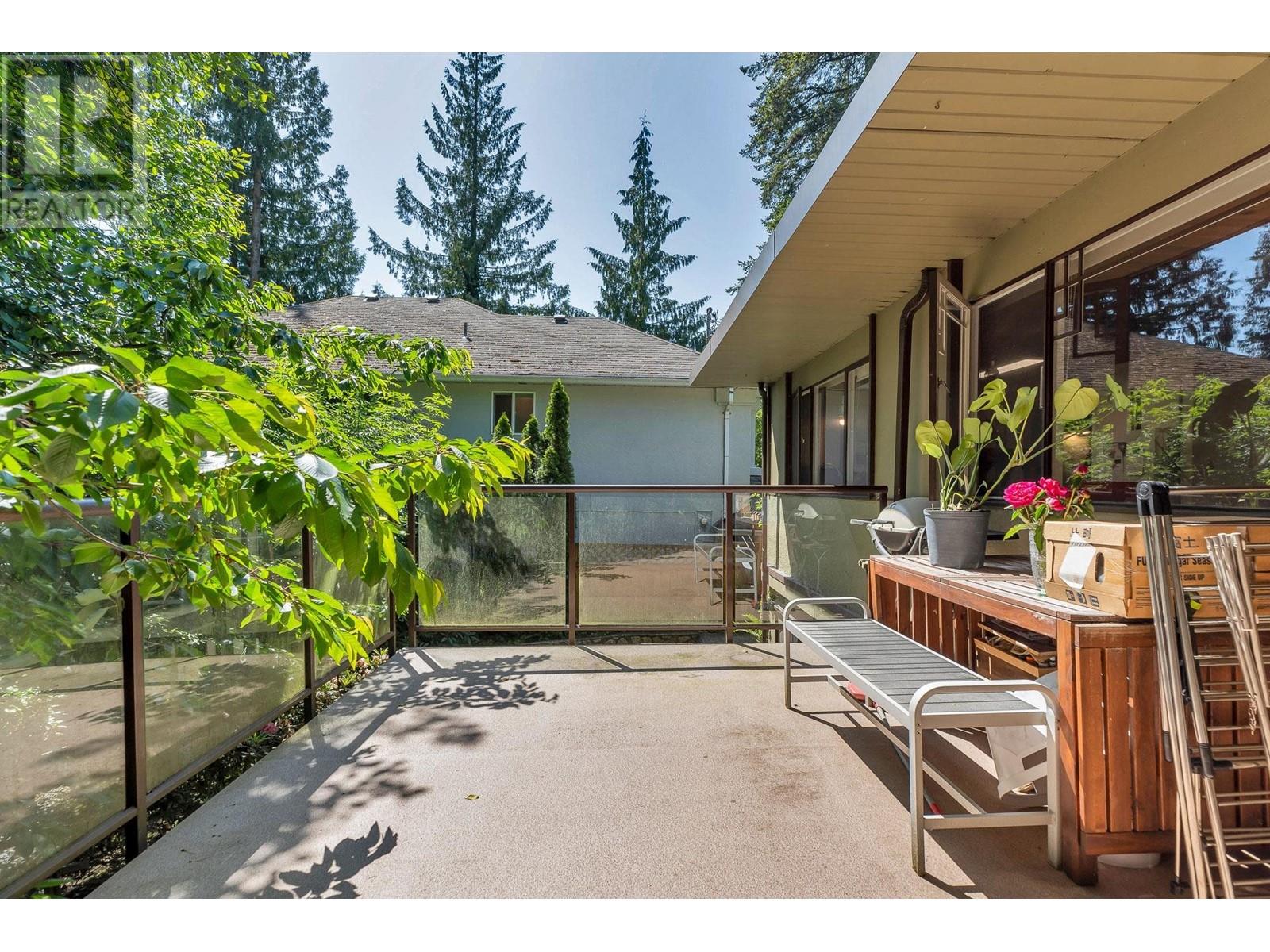 977 Belvedere Drive, North Vancouver, British Columbia  V7R 2C2 - Photo 27 - R3012068