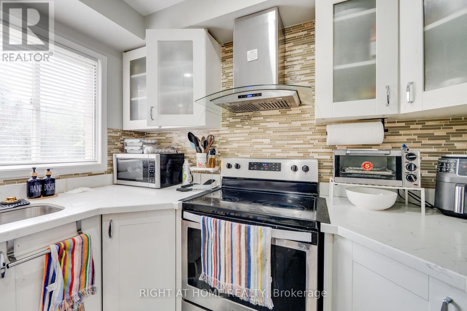5146 Porter Street, Burlington (Uptown), Ontario  L7L 6K8 - Photo 14 - W12200923