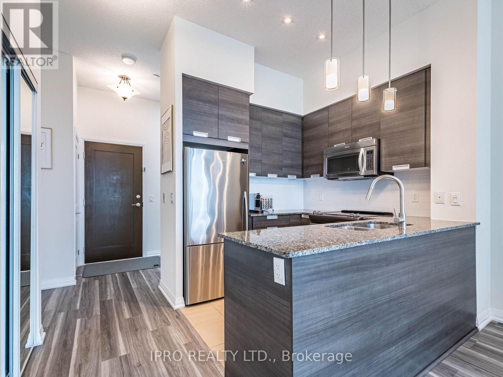 404 - 75 Eglinton Avenue W, Mississauga, Ontario  L5R 0E5 - Photo 6 - W12198318