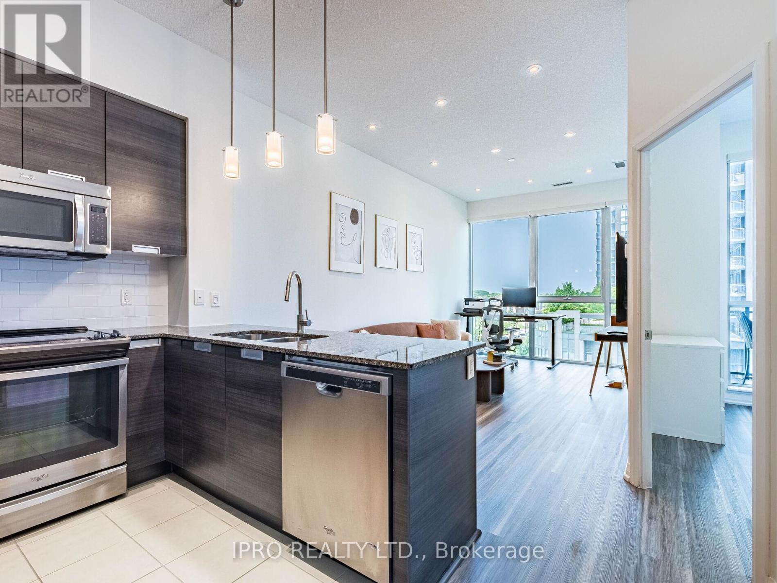 404 - 75 Eglinton Avenue W, Mississauga, Ontario  L5R 0E5 - Photo 7 - W12198318
