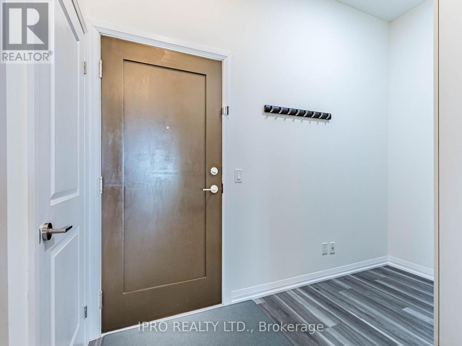 404 - 75 Eglinton Avenue W, Mississauga, Ontario  L5R 0E5 - Photo 5 - W12198318