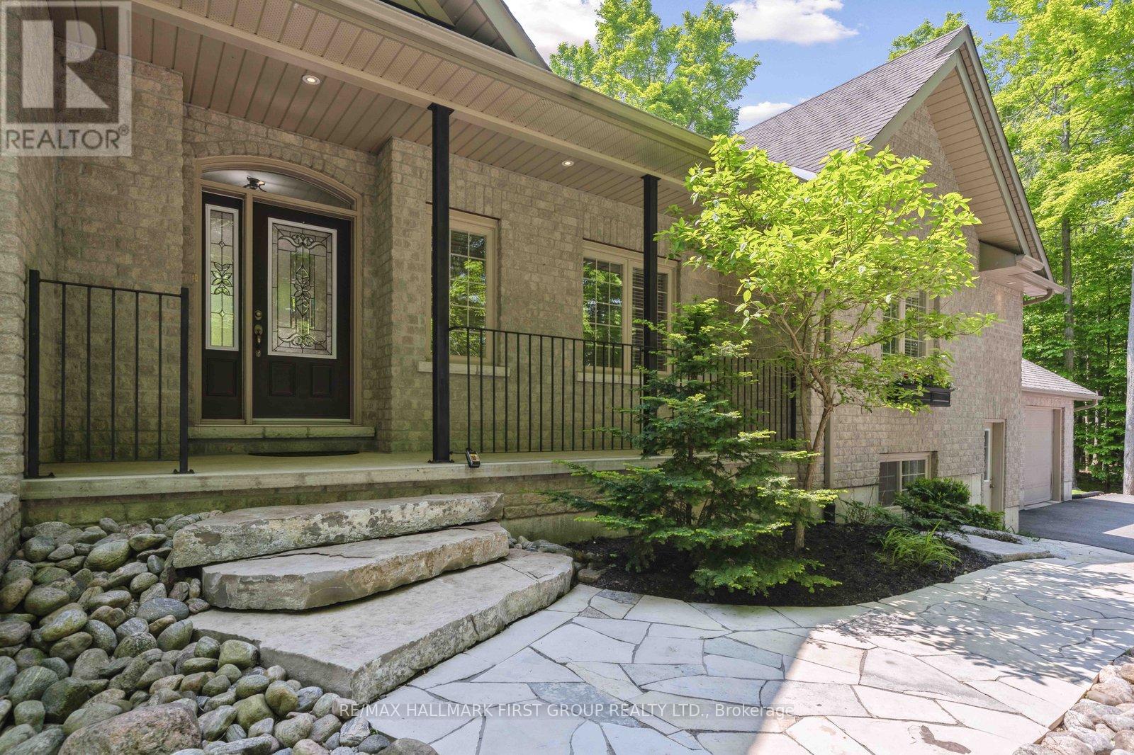Property at 2317 SHERBROOKE STREET W image 2