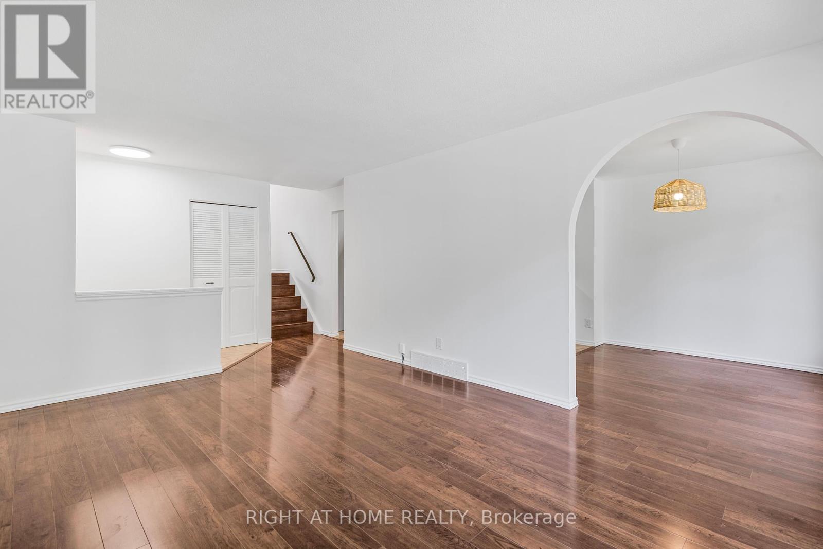218 St Andrews Drive, Hamilton, Ontario  L8K 5K3 - Photo 6 - X12200937