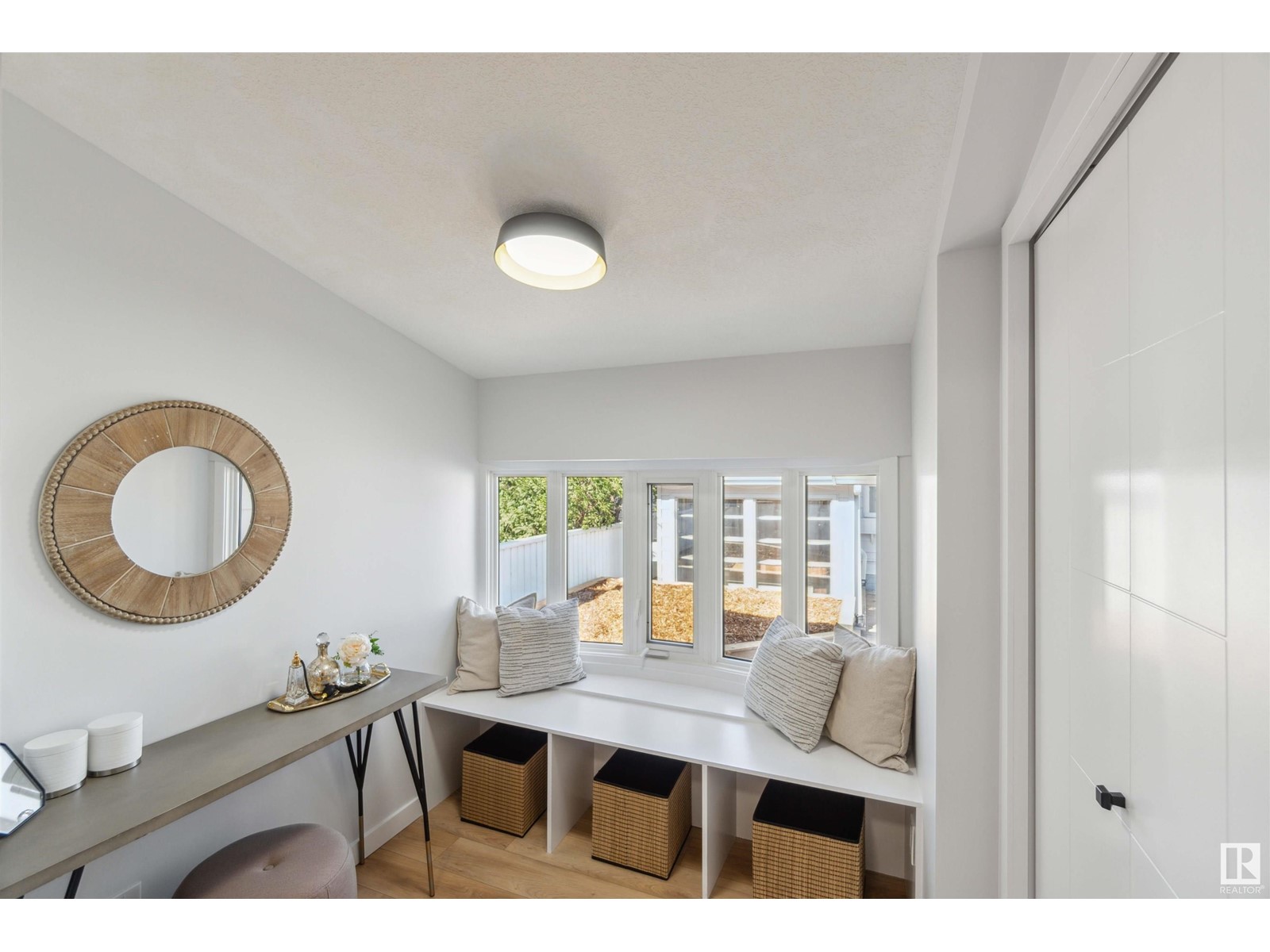 Property at 8604 52 ST NW image 3