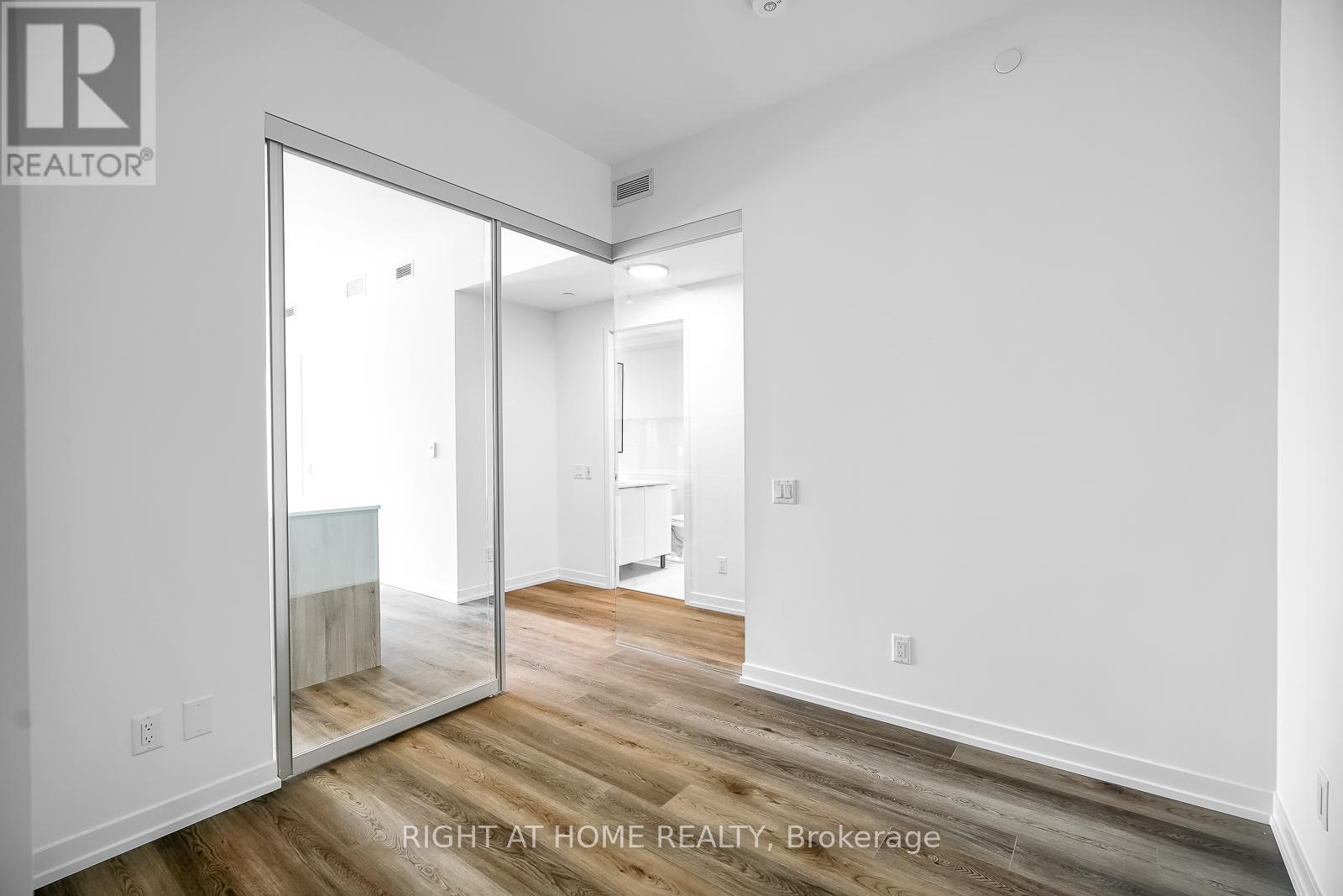 410 - 863 St. Clair Avenue W, Toronto, Ontario  M6C 0B2 - Photo 10 - C12200964