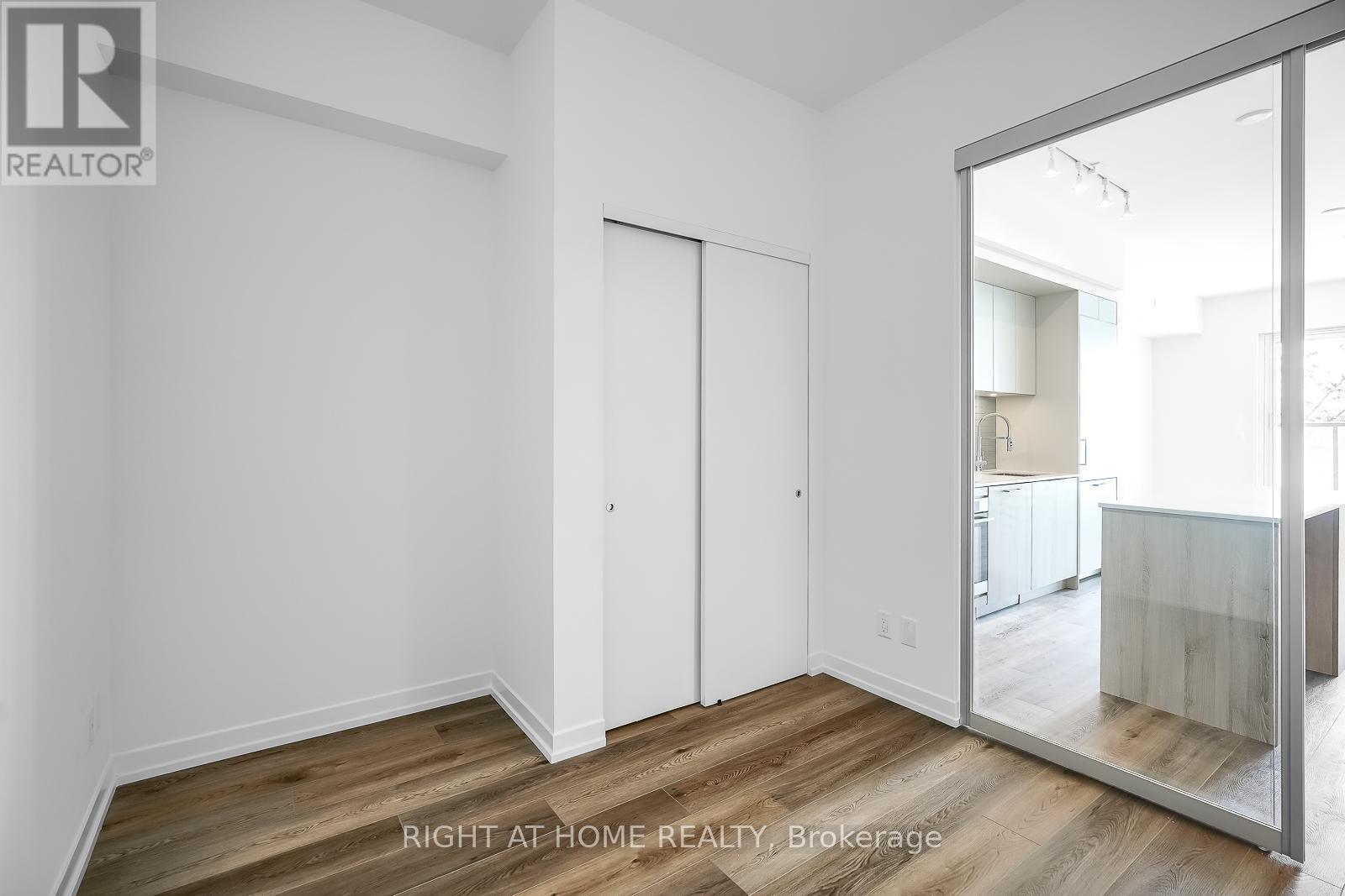 410 - 863 St. Clair Avenue W, Toronto, Ontario  M6C 0B2 - Photo 11 - C12200964