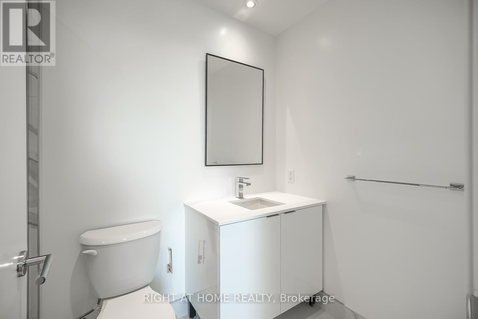 410 - 863 St. Clair Avenue W, Toronto, Ontario  M6C 0B2 - Photo 16 - C12200964
