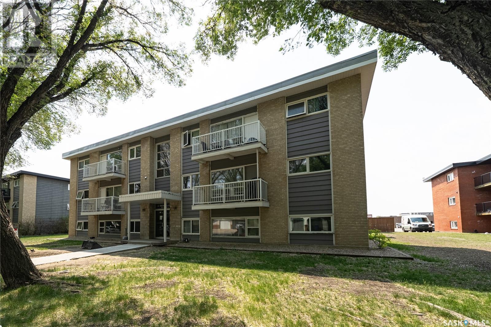 Property at 4 38 Spence STREET image 3