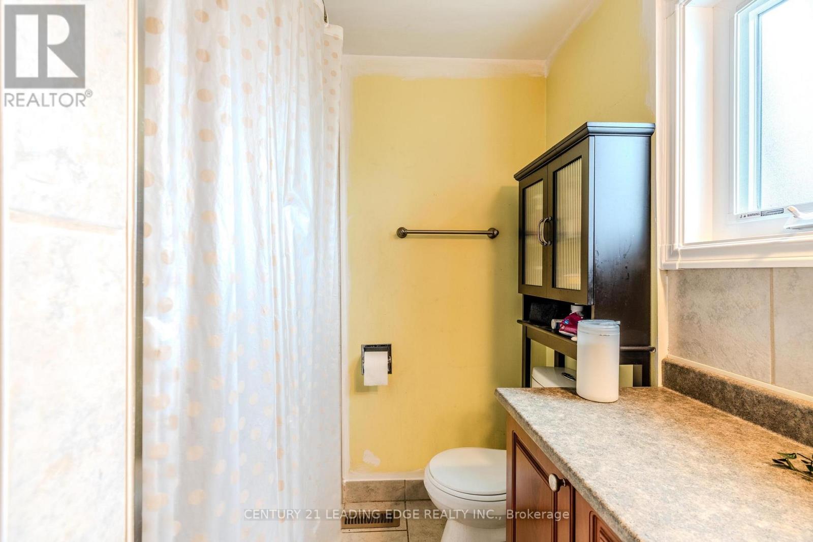 4 Chambers Court, Brampton, Ontario  L6Z 1J1 - Photo 19 - W12200946