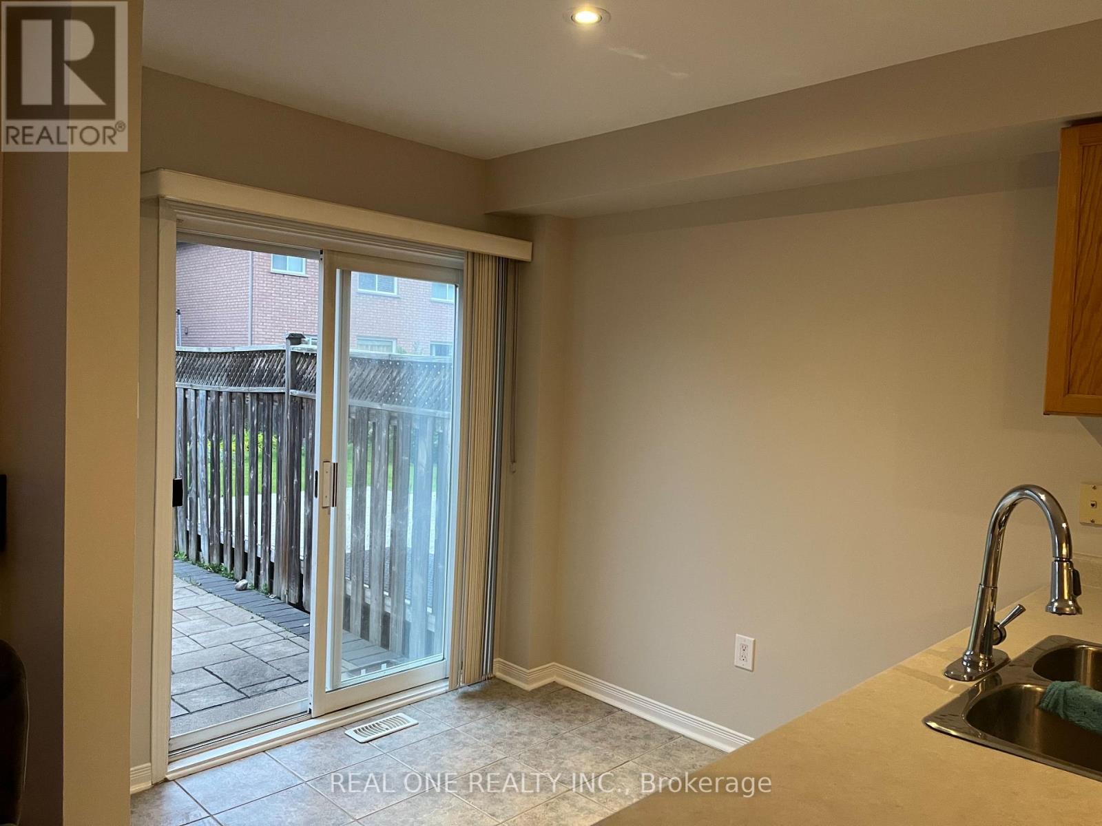 3835 Freeman Terrace, Mississauga, Ontario  L5M 6P9 - Photo 3 - W12200961