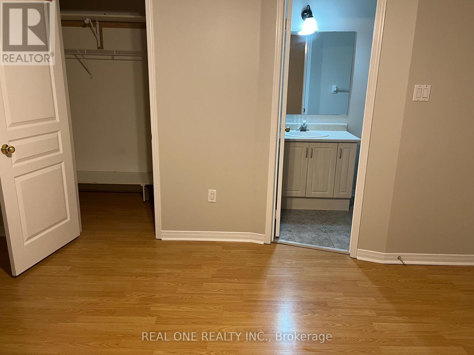 3835 Freeman Terrace, Mississauga, Ontario  L5M 6P9 - Photo 4 - W12200961