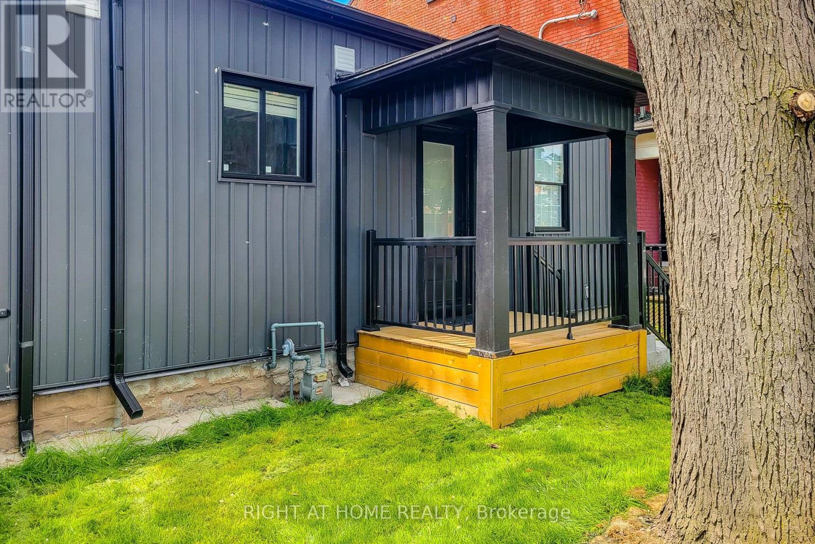 53 West Avenue N, Hamilton, Ontario  L8L 5C1 - Photo 2 - X12200951